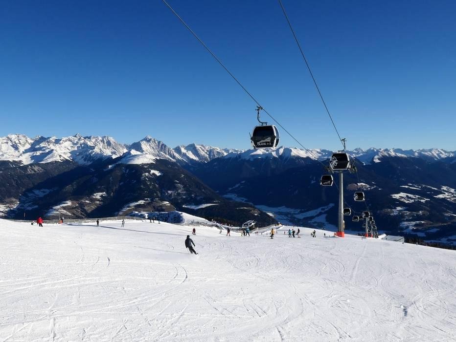 Kronplatz9 Slidinėjimo kelionė į Italiją Kronplatz, Hotel Krone (su skrydžiu is Kauno) - Image 1